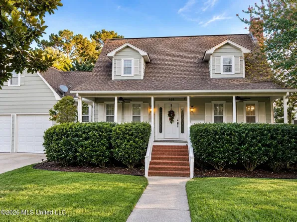 464 Cove Dr, Biloxi, MS 39531