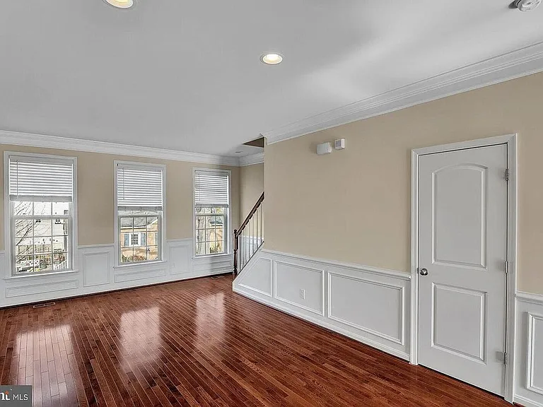 8891 Cherry St — Photo 13