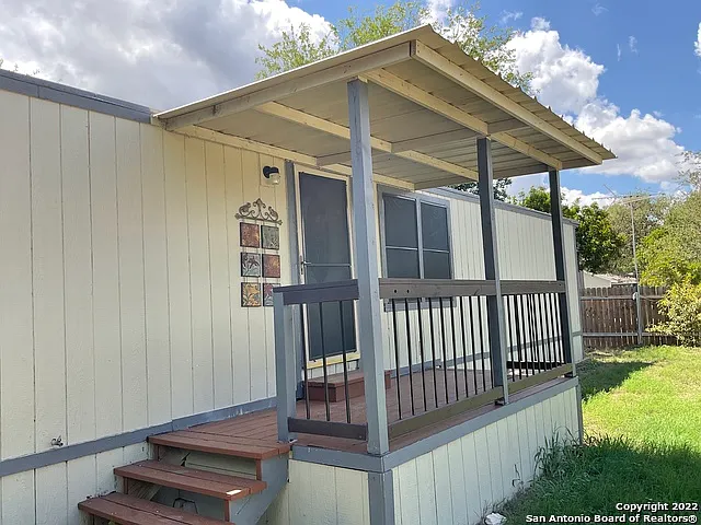 11916 Grapevine St — Photo 2