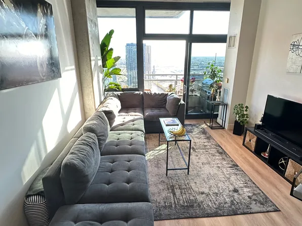 235 W Van Buren St, Chicago, IL