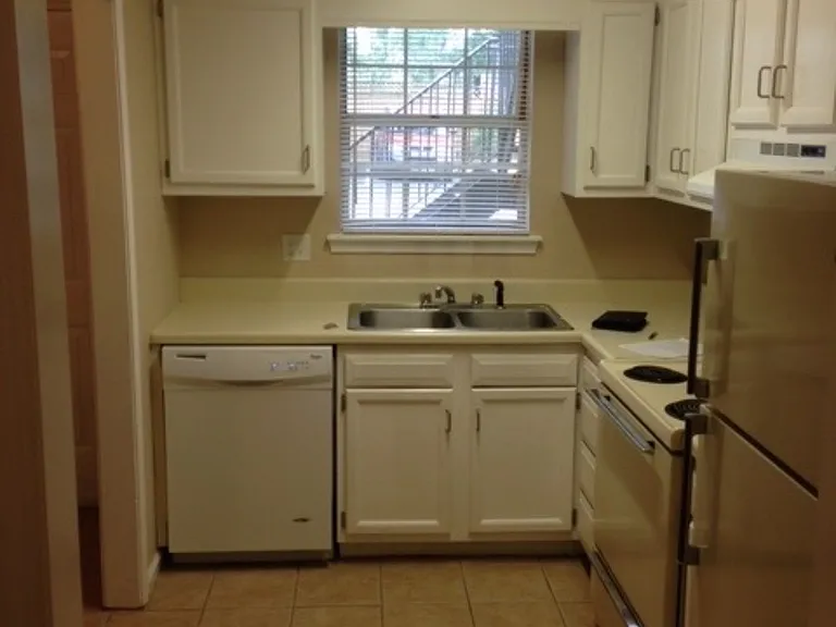 1688 Prince Ave #708 — Photo 9