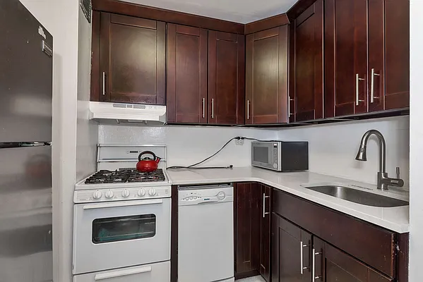 Sold by SBNY RE | media 27