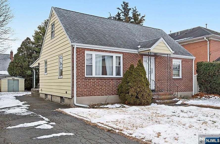 1st image of 33 Beech St