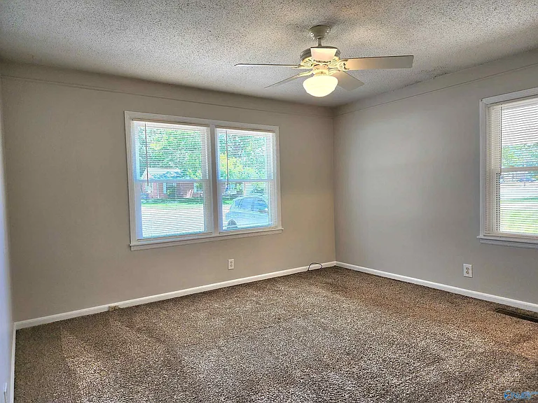 227 Drake Ave SW — Photo 7