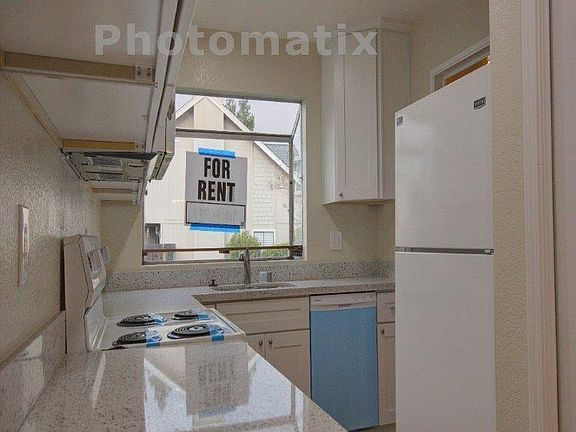2nd image of 602 Martinique Ct