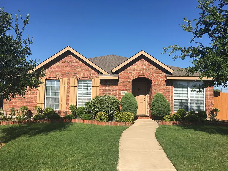 9102 Gaspard Ct — Photo 1