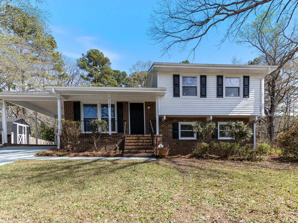 7297 Ryan St, Fayetteville, NC 28314