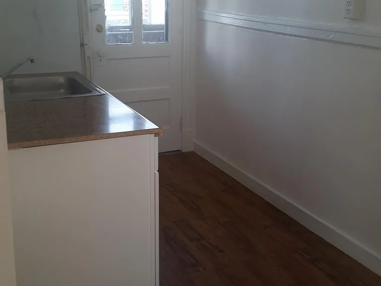 518 N Belmont Ave #6 — Photo 4