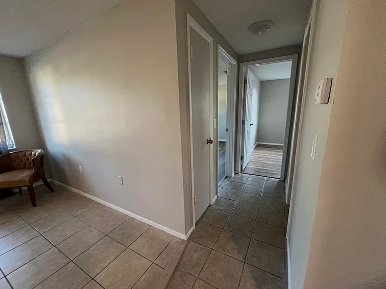 10741 Queens Rd — Photo 20