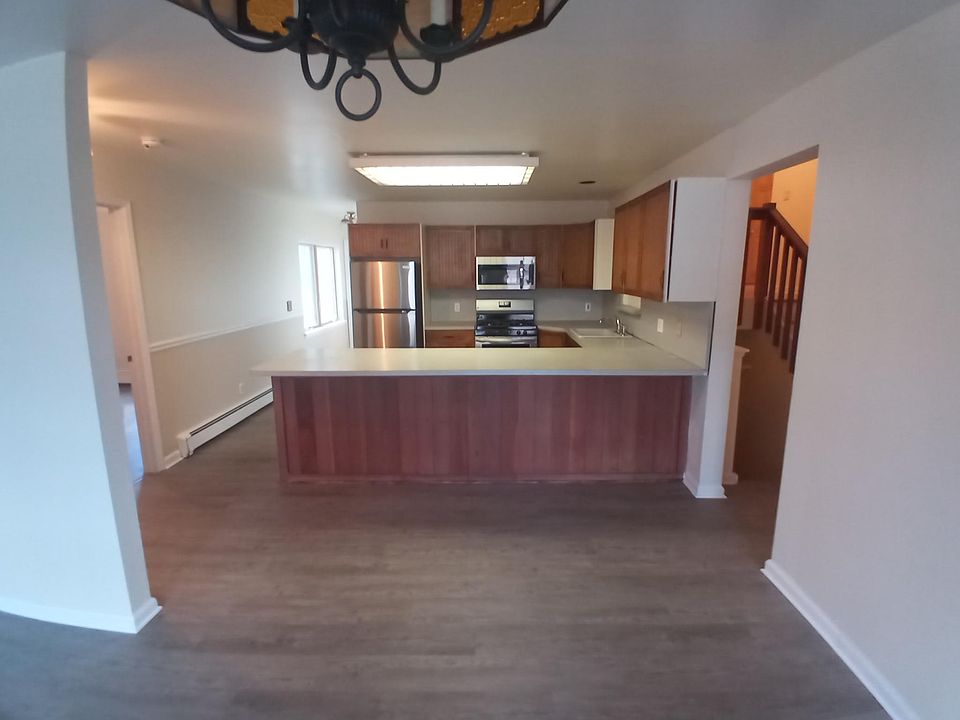 1st image of 40 Clarendon Ave