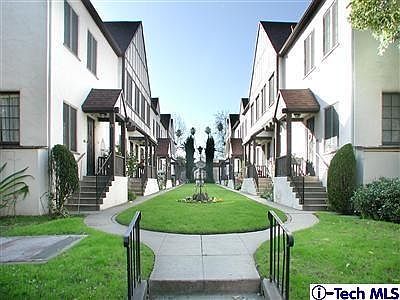 Charming, quiet condo complex in Playhouse District
