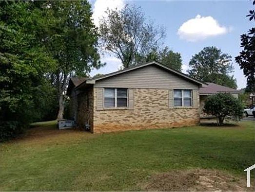 2nd image of 307 Curtis Dr SE #1