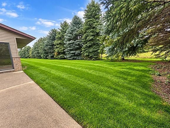 4th image of 848 Amber Dr