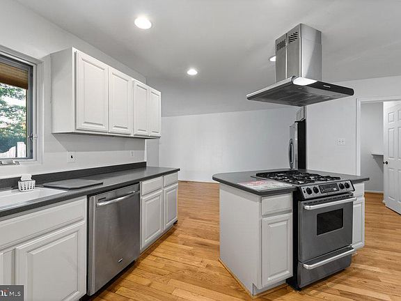 4th image of 5307 Glen Green Ct