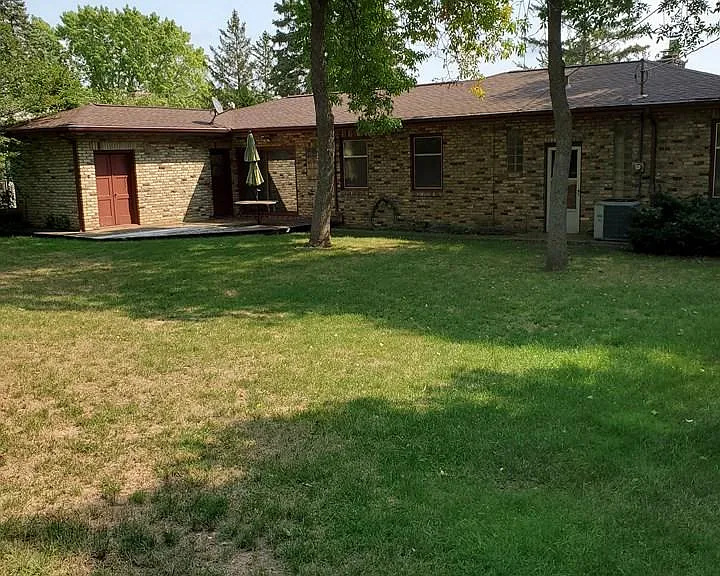 1895 Fairview Ave N — Photo 2