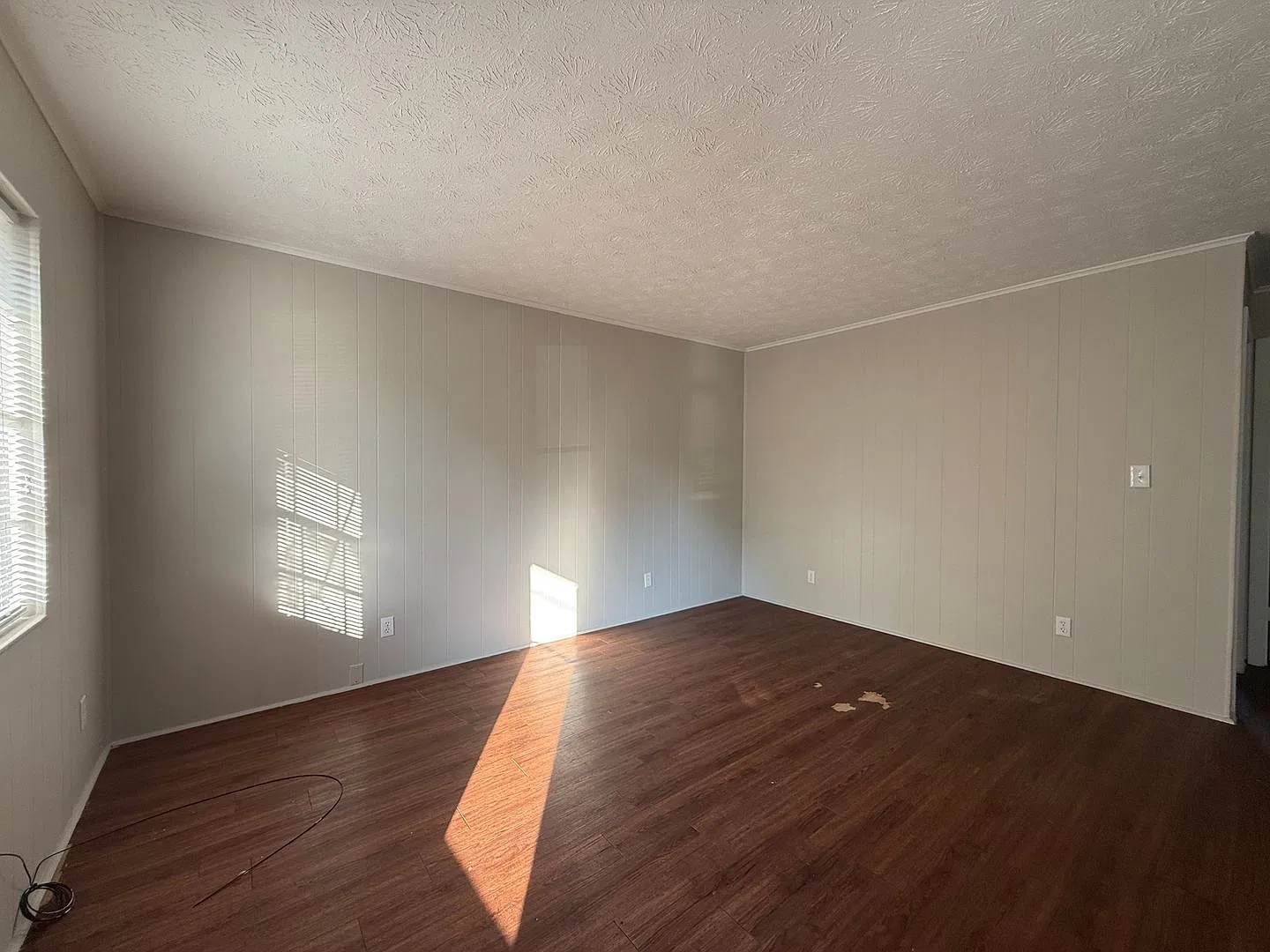 600 Crestview Dr 1-8 — Photo 4
