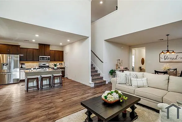 2429 Dolostone Dr — Photo 15
