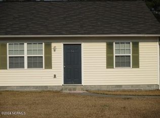 586 Haws Run Rd APT 35, Jacksonville, NC 28540