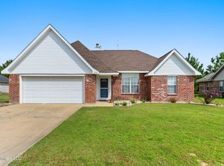 2301 Paula Cir, Ocean Springs, MS 39564