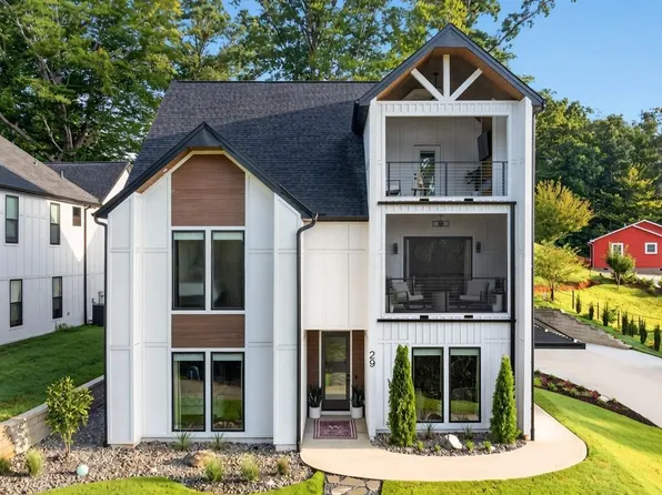 29 Harbor Dr, Greenville, SC 29611