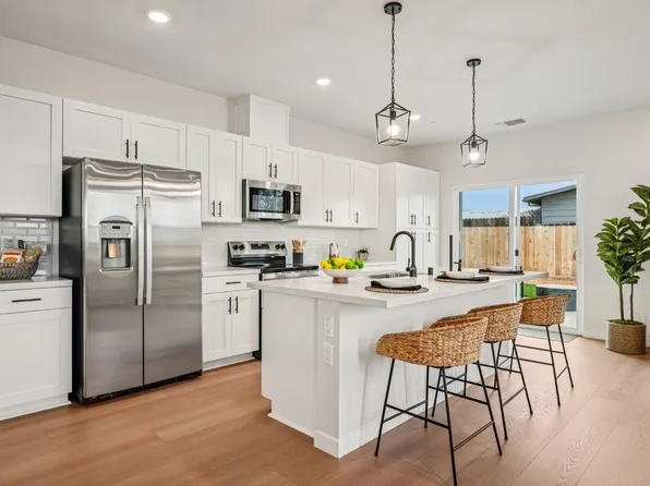 1633 Hansen Ranch Rd, Olivehurst, CA 95961