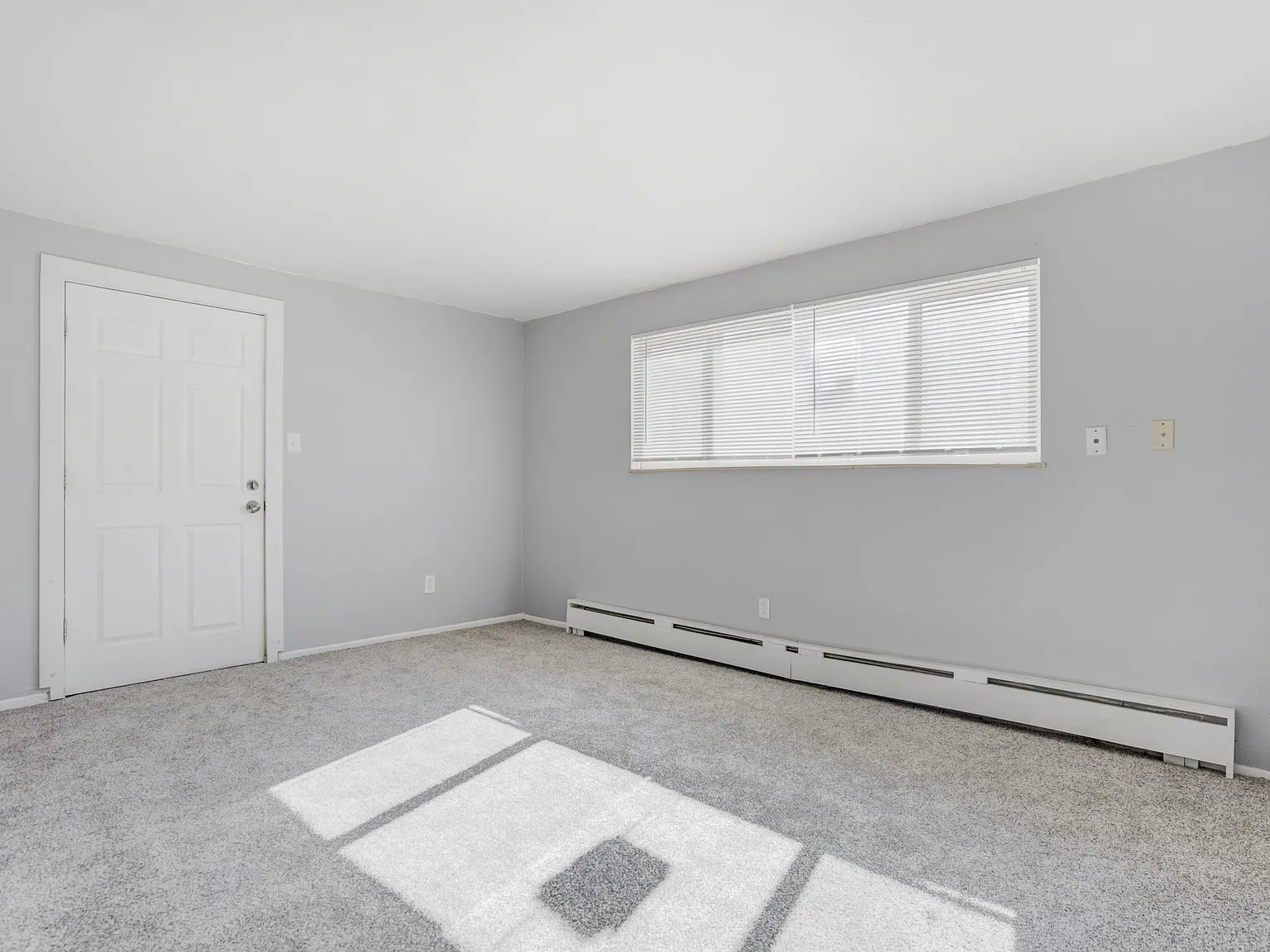 2 bed, 700 sqft, $1,095 — Photo 1