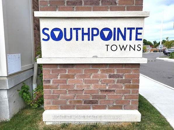 490 Beresford Path #7, Oshawa, ON L1H 0B2