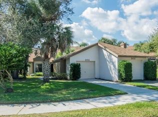 302 Parkside Ln, Safety Harbor, FL 34695