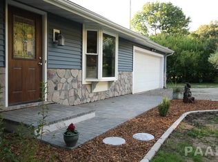 1141 N Nancy St, East Peoria, IL 61611