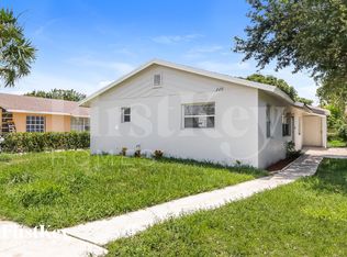 220 Broward Ave, Greenacres, FL 33463