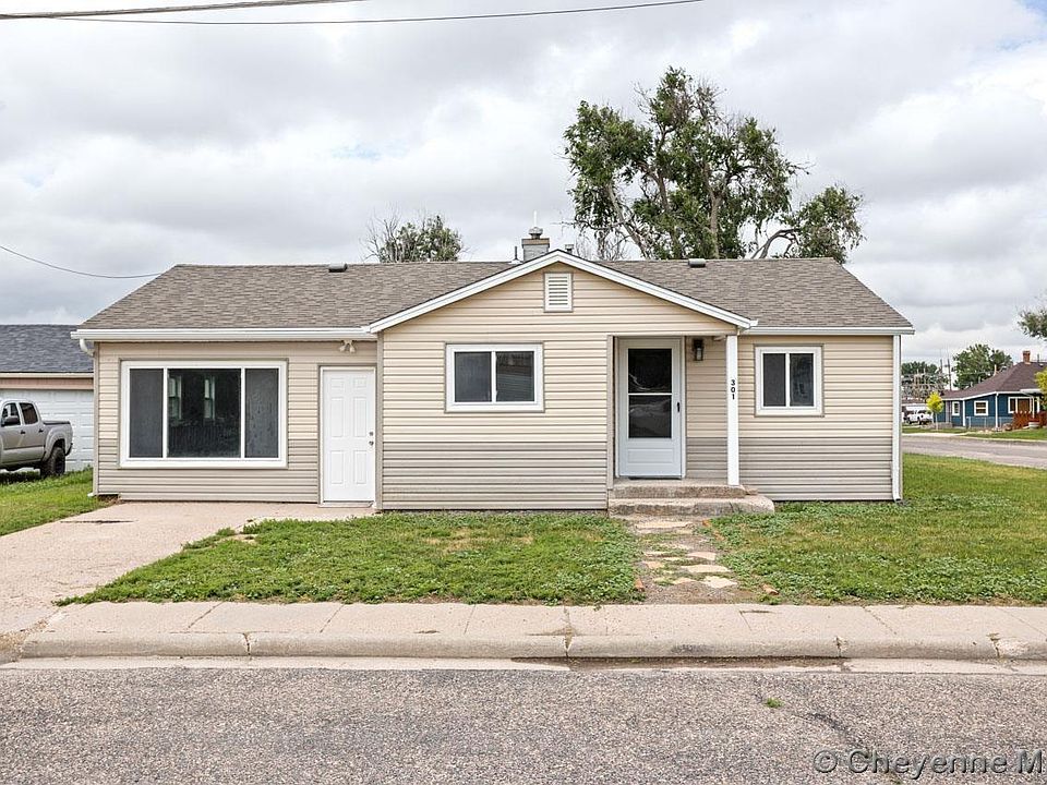 1st image of 301 W 5th St