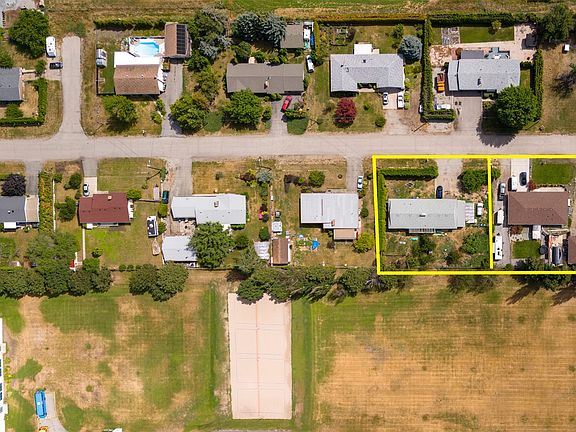 3rd image of 3260 Saint Amand Rd