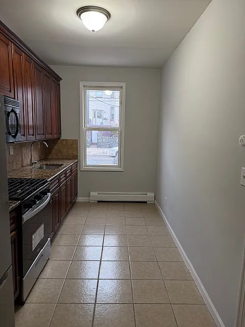 1 bed, 500 sqft, $1,800 — Photo 4