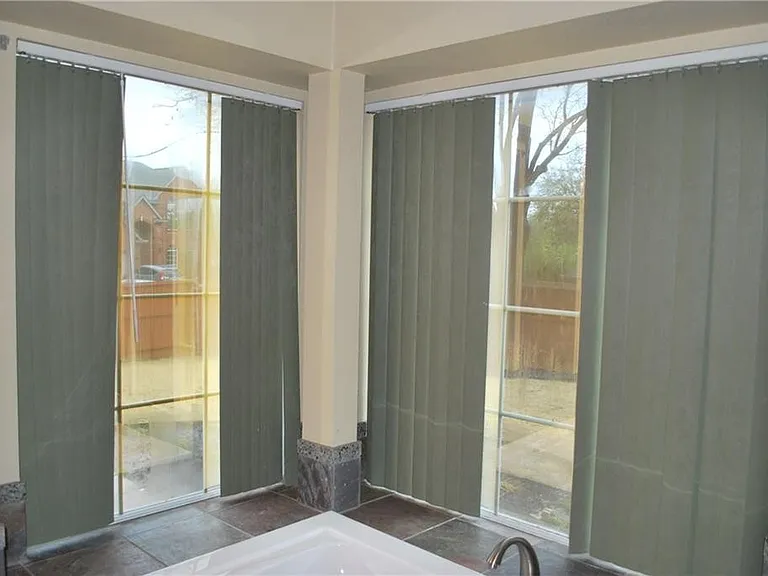 2685 Hillside Dr — Photo 6