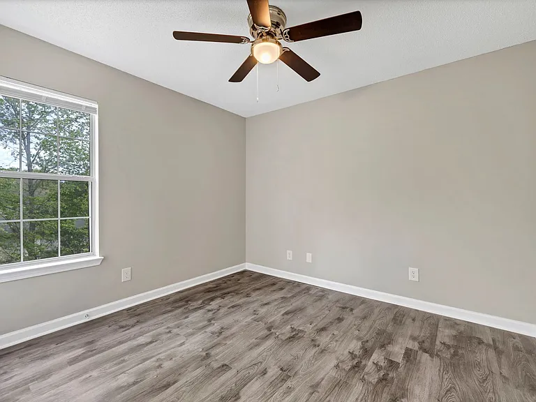 Elm Creek Apartments — Photo 23