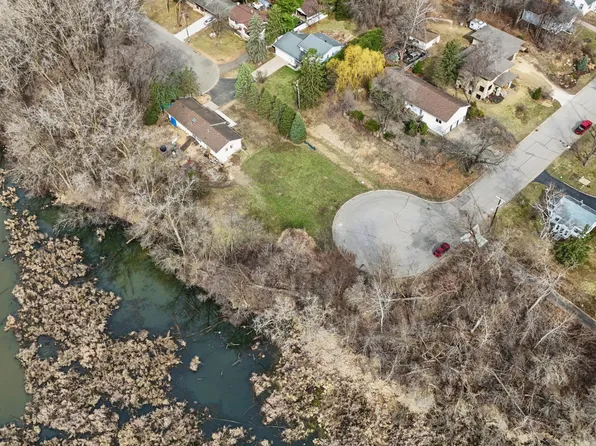 1801 Western Ave N, Roseville, MN 55113