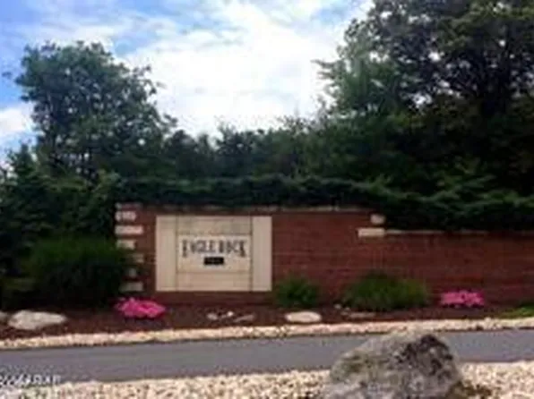 130 Turnberry Ln, Hazleton, PA 18202