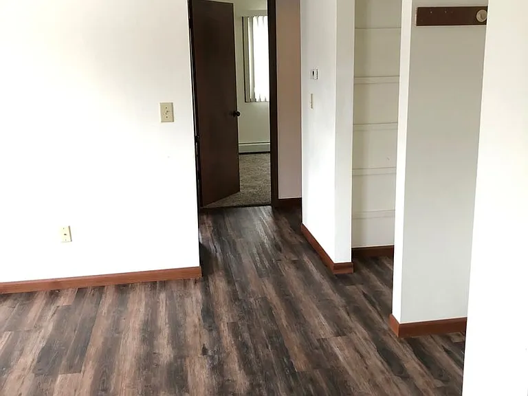 400 Browns Ct — Photo 17