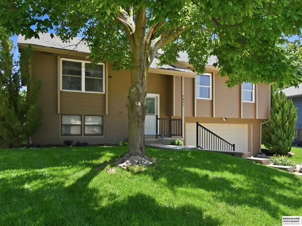 2401 N 112th St, Omaha, NE 68164