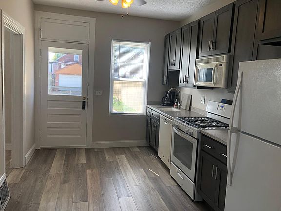 5th image of 4748 Dahlia Ave
