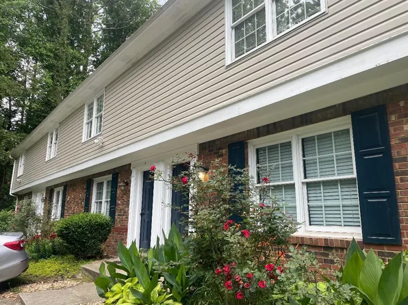698 Burnt Creek Dr NW, Lilburn, GA 30047