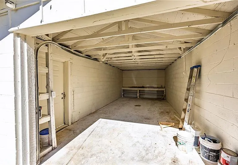 24 E Iron Belt Rd — Photo 30
