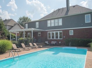 1392 Crossview Ln, Collierville, TN 38017