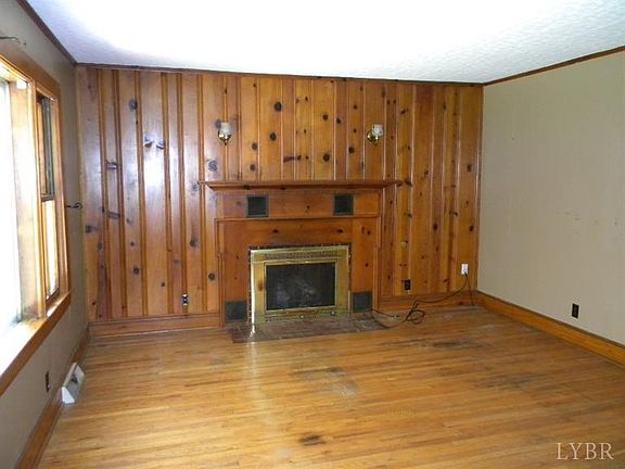 2nd image of 1037 Dove Cir