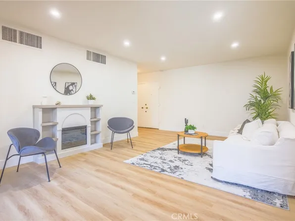 927 N Kings Rd APT 114, West Hollywood, CA 90069
