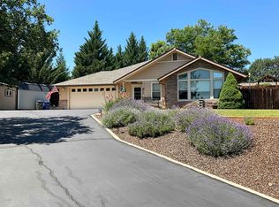 751 Meadowlark Ln, Yreka, CA