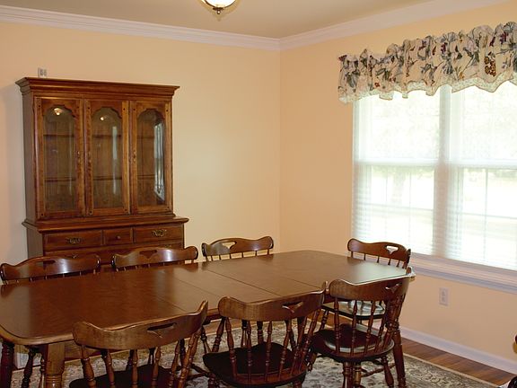 2nd image of 240 Pennwood Ln