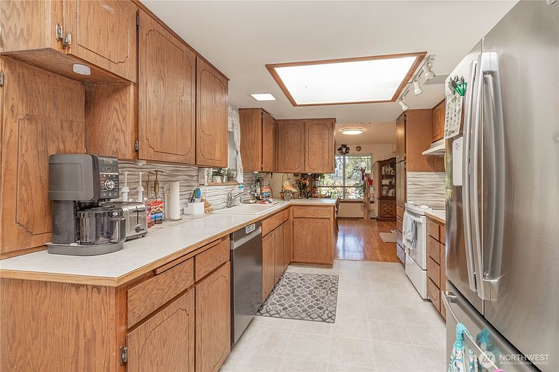 3rd image of 19613 Filbert Drive