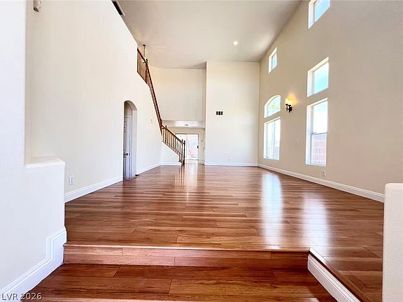 4th image of 9891 Ridge Hill Ave