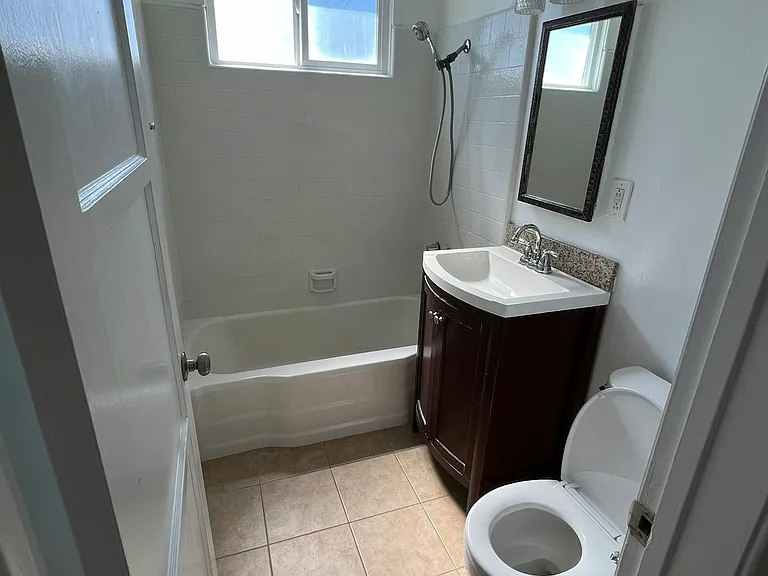 7400 Midfield Ave — Photo 5